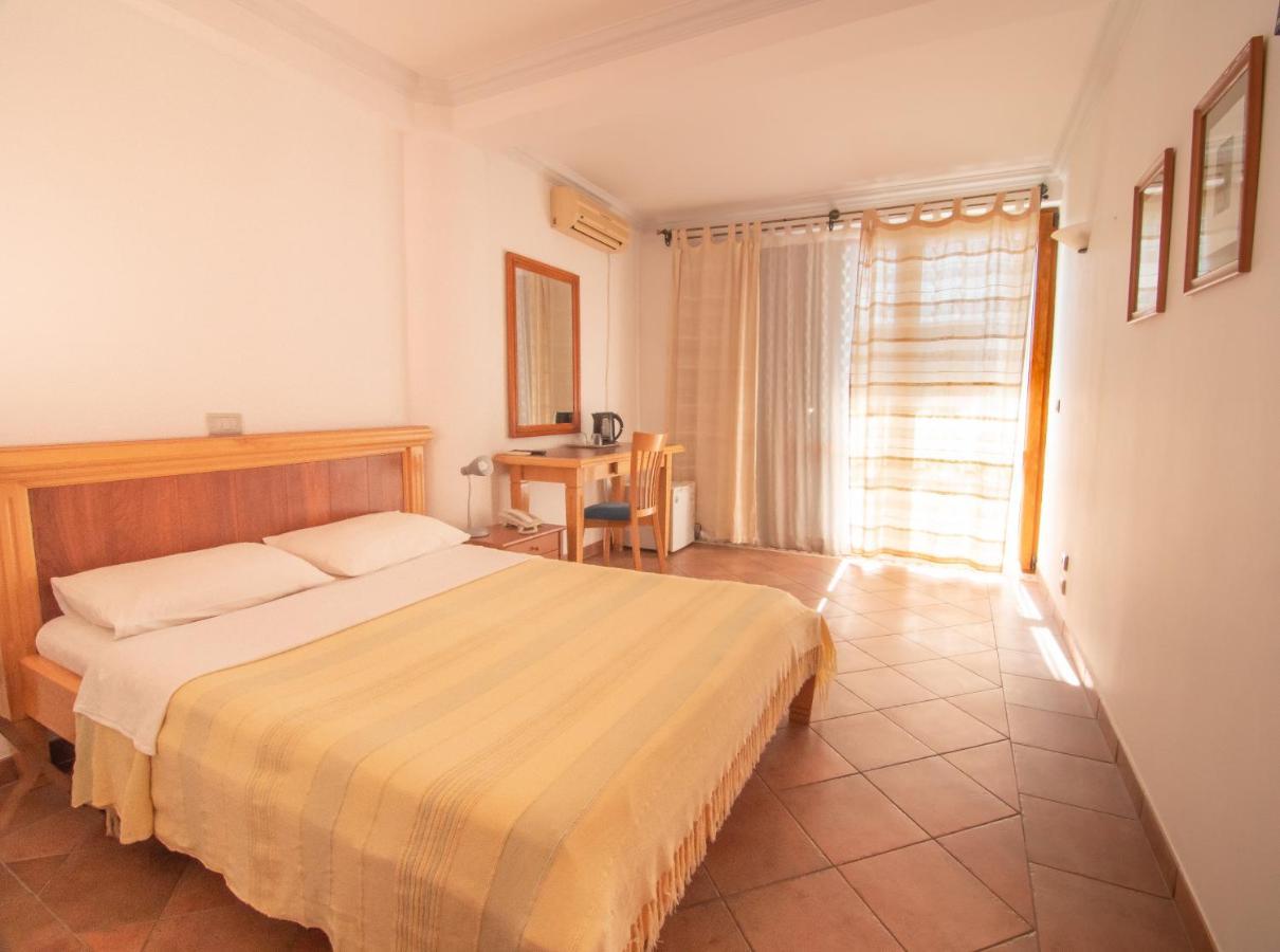 Apartments And Rooms Levantin Inn Sveti Stefan Exterior foto